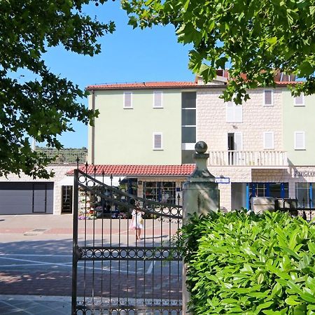 Apartment Vucic Makarska Exterior photo