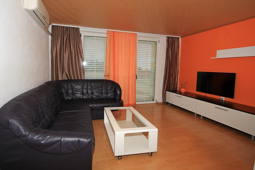 Apartment Vucic Makarska Exterior photo