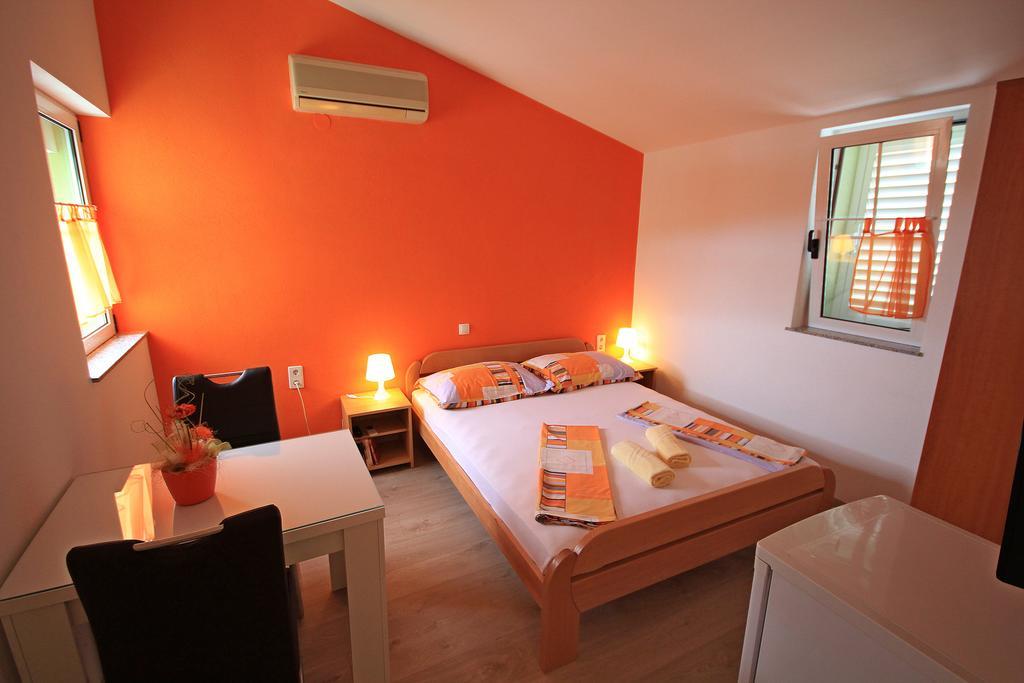 Apartment Vucic Makarska Exterior photo