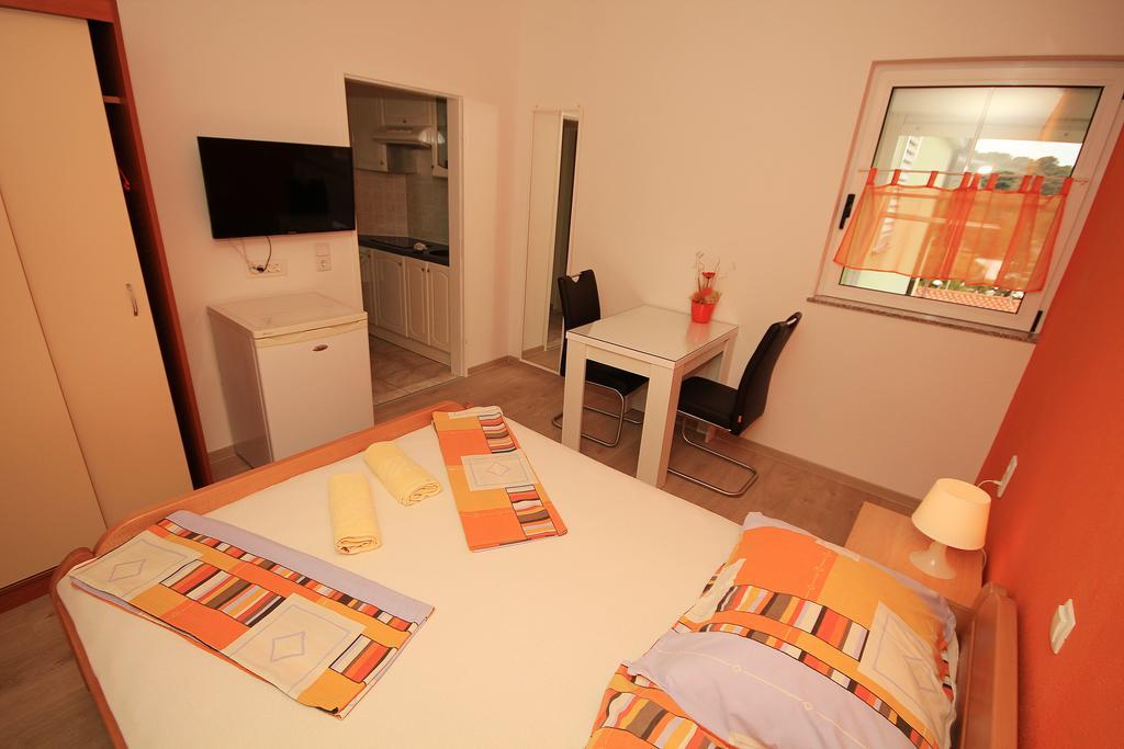 Apartment Vucic Makarska Exterior photo